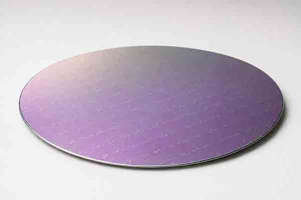 Clean silicon wafer showing surface properties and crystal orientation